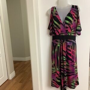 Colorful cold-shoulder dress Sz XL 41/42 bust